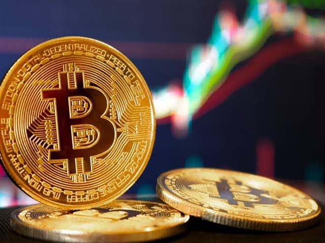 انخفاض أسعار العملات المشفرة .. والبيتكوين تتراجع بنحو 1.5%