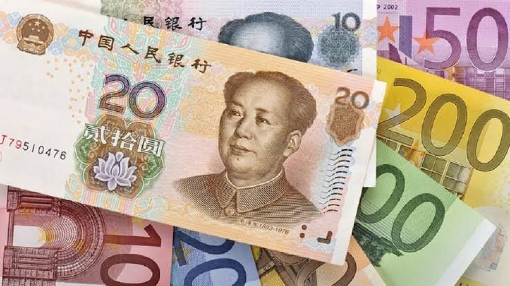 اليوان ينزلق لأدنى مستوى فى 4 أشهر بسبب تعهد ترامب بفرض رسوم جمركية