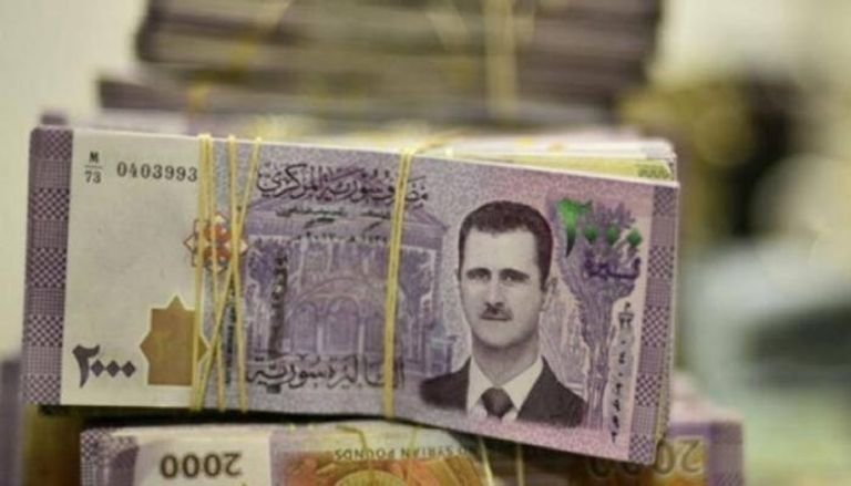 الليرة السورية تنهار بعد سقوط النظام وتلامس قاعا غير مسبوق