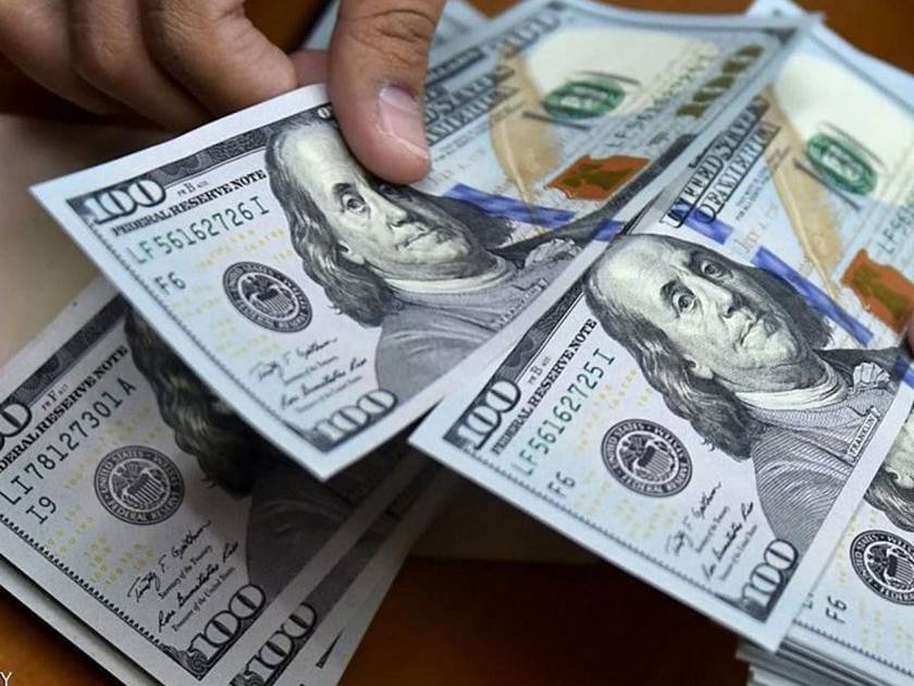 الدولار يعزز مكاسبه مع تراجع اليورو وضعف اليوان