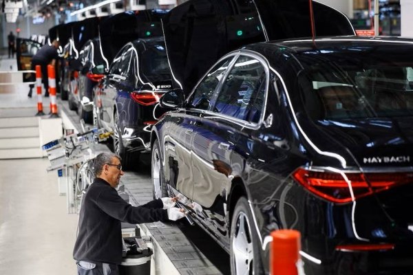 مبيعات السيارات الأوروبية ترتفع 2.8% خلال مارس 2025