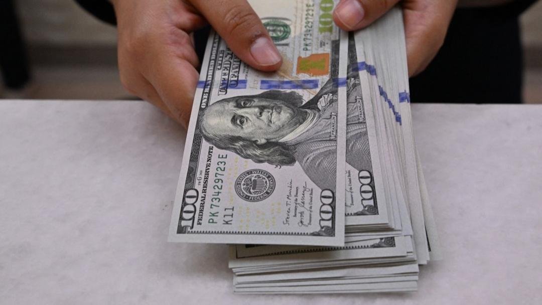 سعر الدولار مقابل الجنيه المصري في تعاملات اليوم الثلاثاء