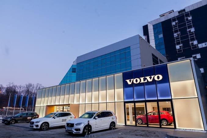 مبيعات فولفو تتراجع 12% خلال يونيو وسط تباطؤ الطلب على السيارات الكهربائية