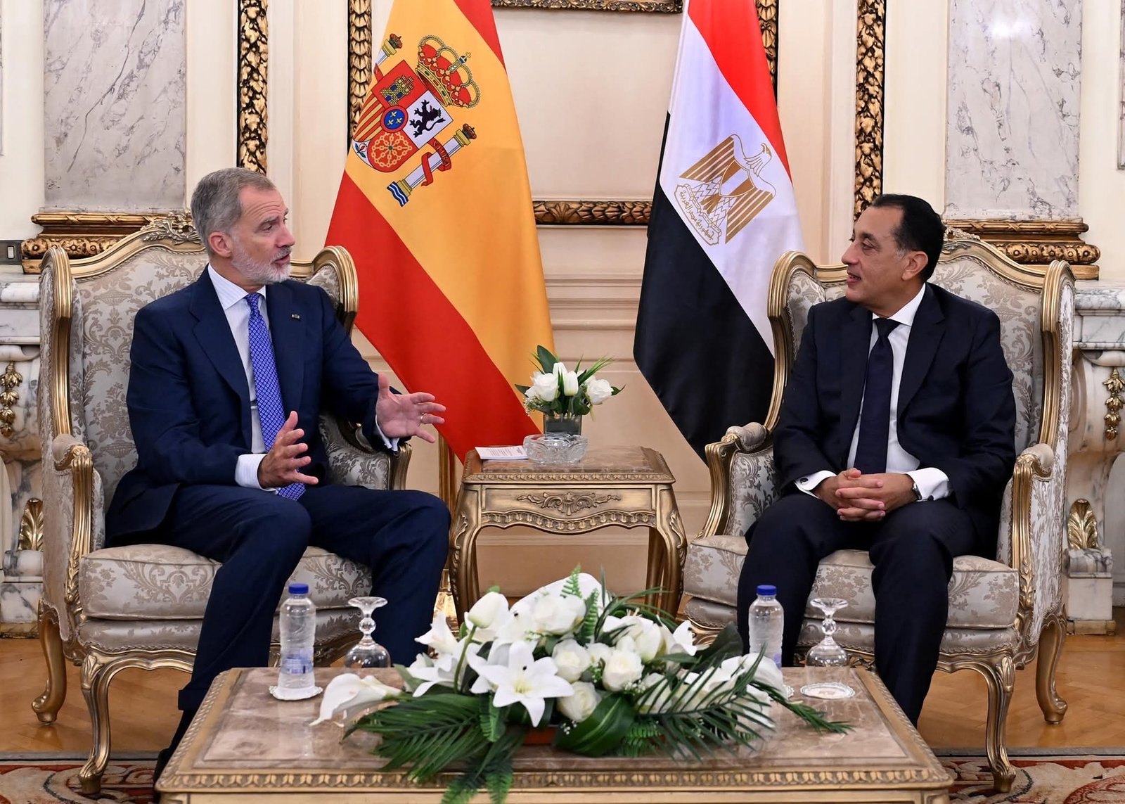 رئيس الوزراء يستقبل ملك أسبانيا بمقر الحكومة