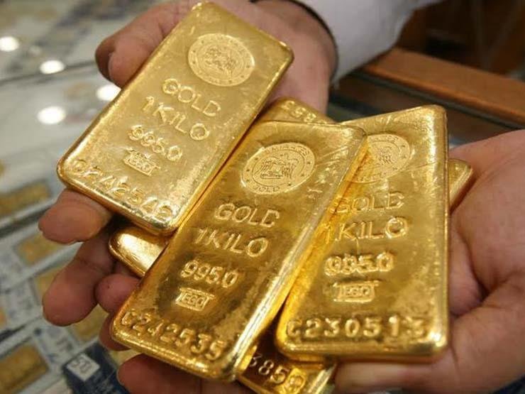 الذهب يتراجع دون 4000 دولار مع صعود الدولار وتزايد رهانات خفض الفائدة