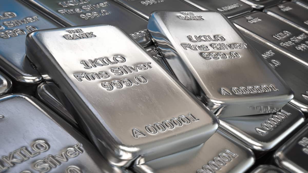 روبرت كيوساكي يتوقع 2026 عامًا لصعود الأصول وارتفاع سعر أوقية الفضة إلى 100 دولار