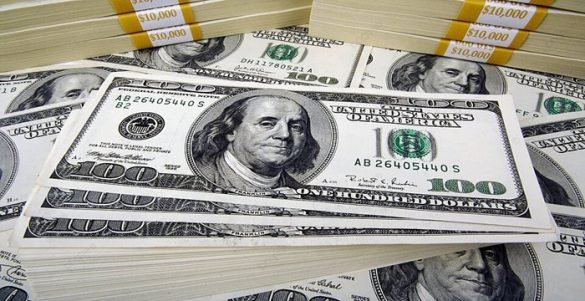 الدولار يقفز لأعلى مستوى في أكثر من 9 أشهر أمام الين وسط ترقب بيانات أمريكية