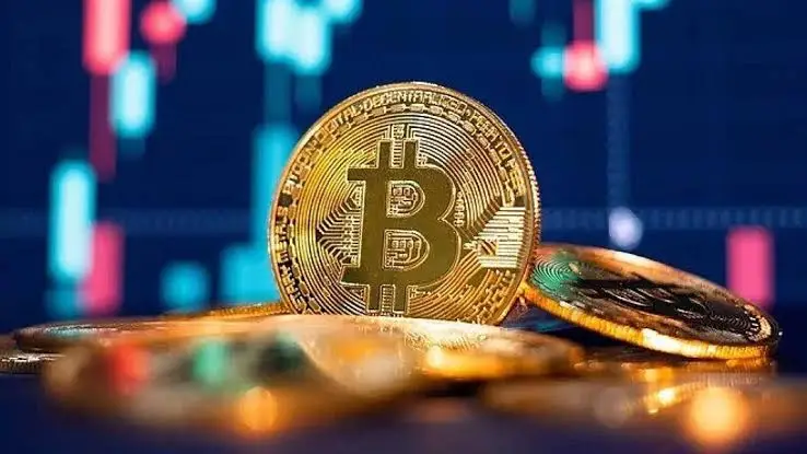 انخفاض حاد في العملات الرقمية.. بيتكوين يواصل الإنهيار وسط موجة بيع واسعة