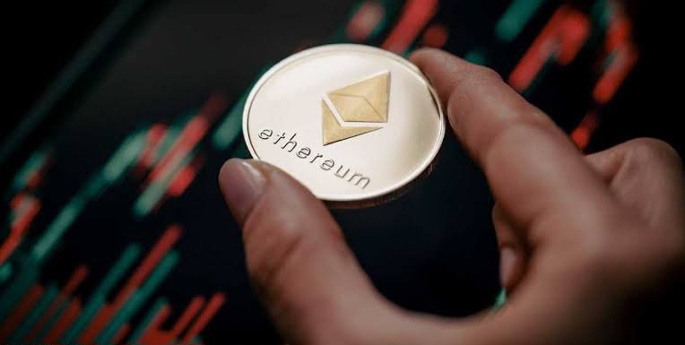 «إيثيريوم».. انخفاض المخزون يثير التساؤلات حول مستقبل الشبكة الرقمية
