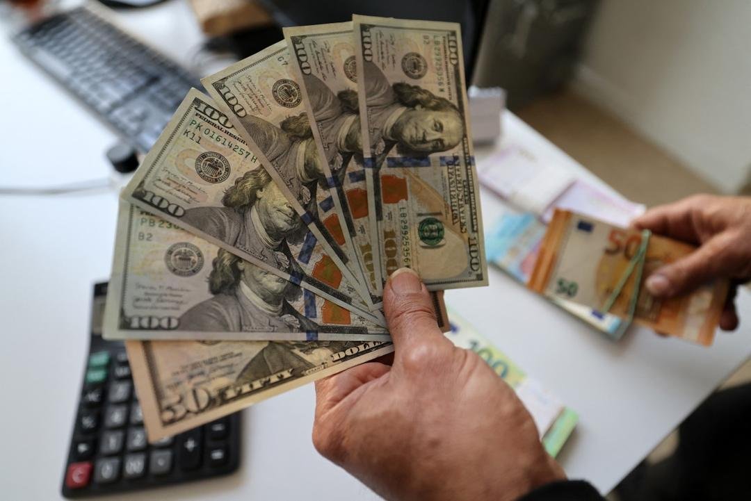الدولار يصعد بعد تأكيد بيسنت على اتباع سياسة الدولار القوي