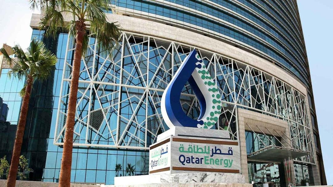 قطر للطاقة تبدأ إنتاج وتصدير الغاز الطبيعي المسال دوليًا لأول مرة