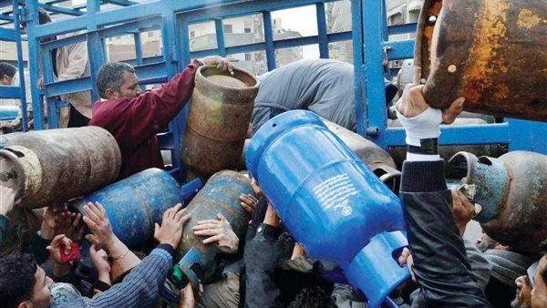 وزارة البترول والثروة المعدنية تؤكد توافر اسطوانات البوتاجاز