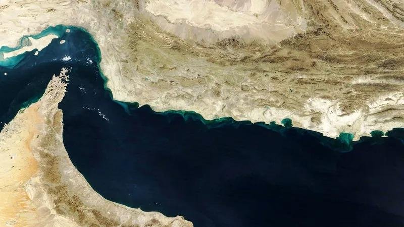 شركات شحن يابانية توقف مرور سفنها عبر مضيق هرمز