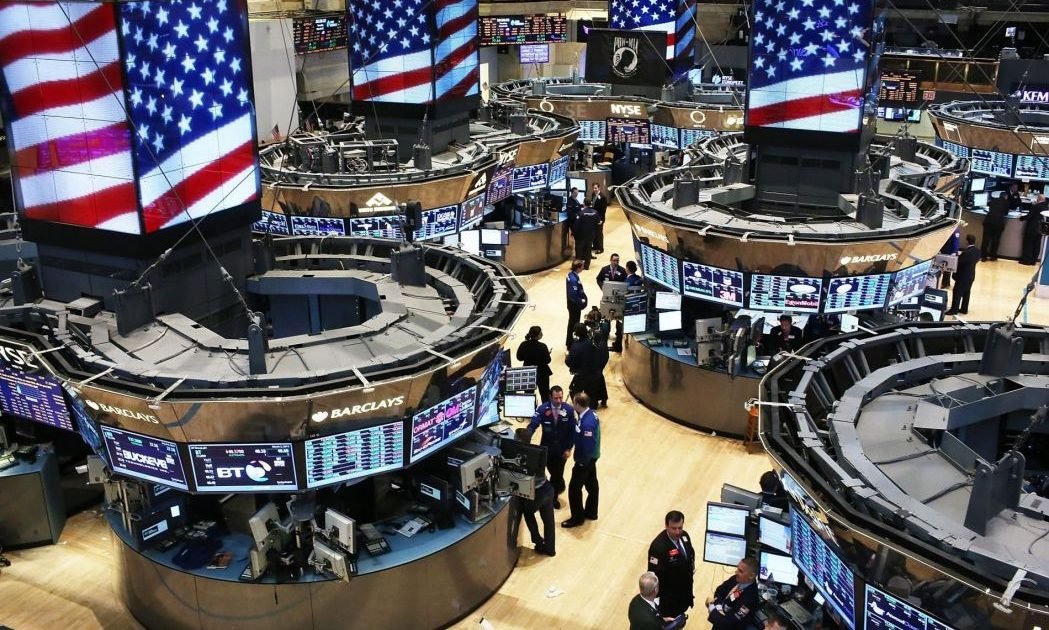 وول ستريت تنخفض 1٪ وسط مخاوف إزاء التضخم جراء ارتفاع أسعار النفط