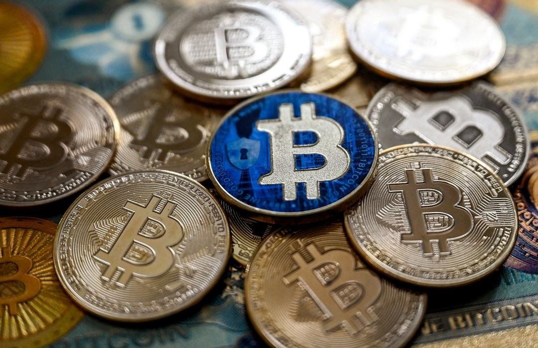 بيتكوين تتخطى 75 ألف دولار مع تراجع التوترات الجيوسياسية