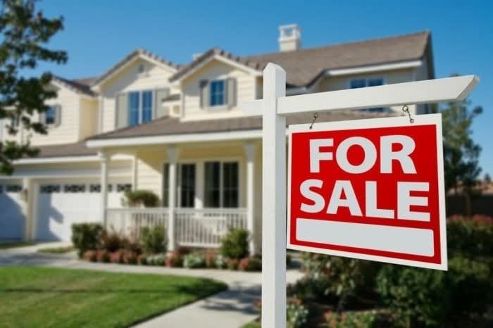 الحرب مع إيران ترفع تكاليف شراء المنازل وتربك موسم البيع في الولايات المتحدة